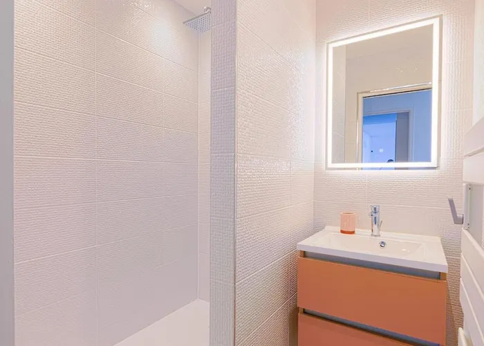 New - Terrasse 100m De La